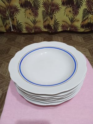 г. Навои. Продам совершенно новые тарелки, комплект, 6 штук, Россия.