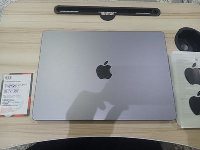 MacBook Pro M3 14-inch 8/512