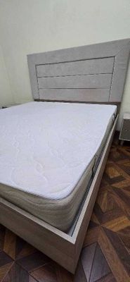 Продаётся спальный гарнитур (Россия)