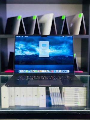 Macbook Pro M3 Pro / 18 / 512 / 81sikl 98% / 4K