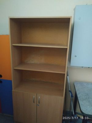Продаю шкаф для книг.