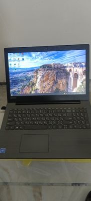 Lenovo noutbuk sotiladi