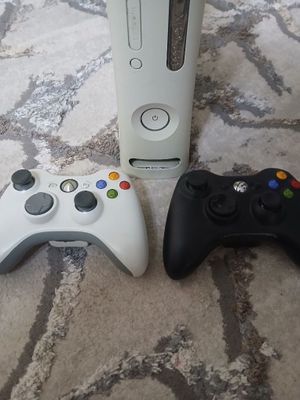 Assalom alekum Pristavka Xbox 360 sotiladi 60gb