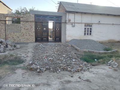 Uy Sotiladi Tez kunda Arzon narx Qulay joylashuv
