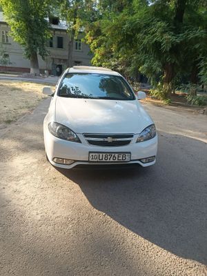 Chevrolet Gentra год 2023 пробег7.200 мошина холати ало