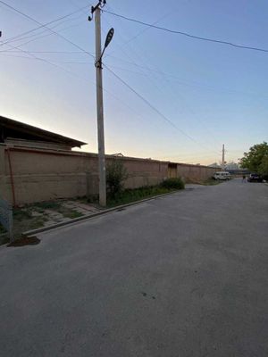 2 сотих (фасад 10*20) уй жой қуриш учун ер Назарбек (Ҳаракат) сотилади