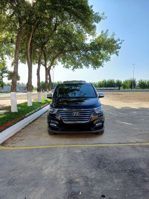 Hyundai Starex sotiladi