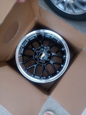Продаются диски R15. Новые.