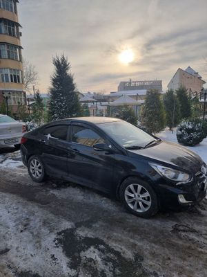 Продаю Hyundai Accent в идеальном состоянии,