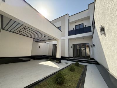 Замонавий услубдаги 6 хонали ховли сотилади! Сергили т. Метро 11-бекат