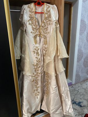 Келинлик куйне ичидаги ок куйнегихам бор