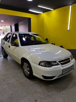 Nexia 2 1.5 sotiladi