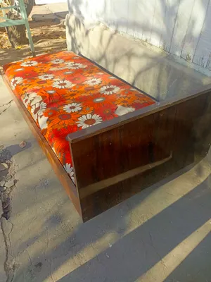 Кровать для взрослых с матрасом