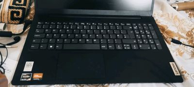 lenova V15 G4 AMN
