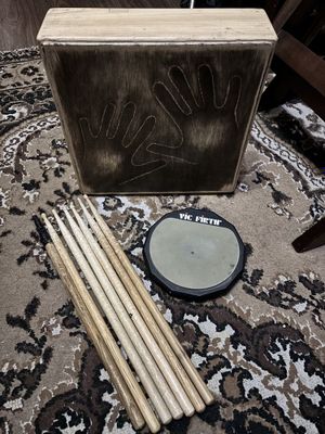 Кахон, барабанный пэд, деревяннные палочки для игры на барабанах