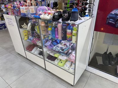Продается прилавок.