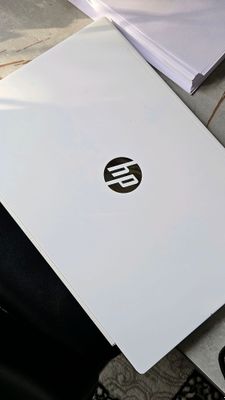 "hp" noutbuk sotiladi