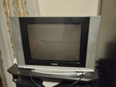 Televizor sotiladi