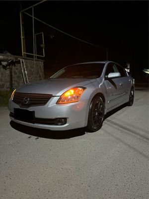 Nissan altima продается