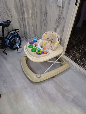 Продаётся фирменный ходунок Mamalove