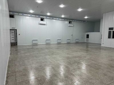 Склад под фармацевтику ул.Уйсозлар 313 м² все новые стандарты хранения