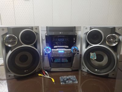 Музыкальный центр LG LM-D2540