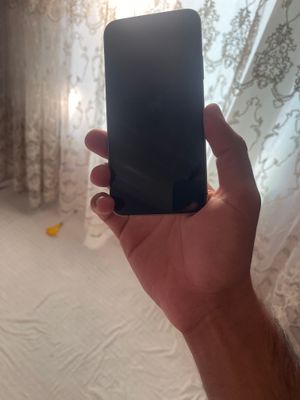 Iphone xs korpis 15pro lekin aybi juda kop
