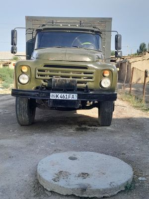 Zil 130 sotiladi 90 mln