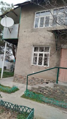 Дом 2 этажа на участке 8 соток