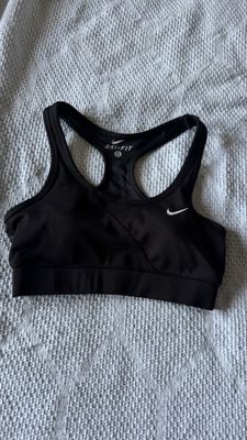 Топ спортивный nike