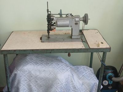 Pat mashinka sotiladi.