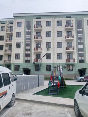 Qiziltepa tuman markazidan 1 xona 2 etaj kvartira