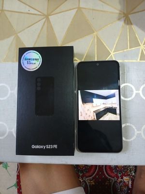 Galaxy S 23 Fe 8/128 jagʻdayı jaqsı karopki dokument bári bar.