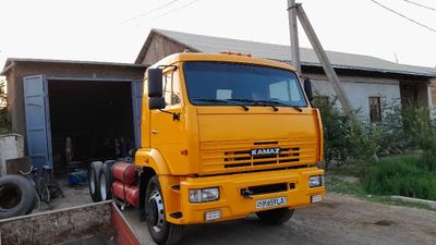 Kamaz tyagach sotiladi