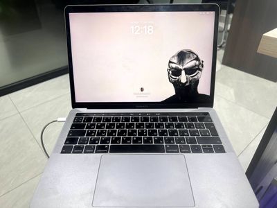 MacBook Pro 13″ (2018, A1989)
