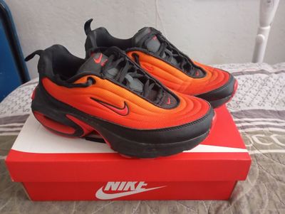 Красовки NIKE оригинал.