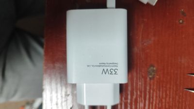 Redmi orginal karobkaadan chiqqan zaryadchik