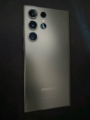 samsung S23 ultra 12/256 почти как новый !