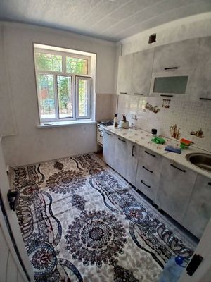 1 xonali uy ijaraga beriladi oilaga yoki talaba qizlarga