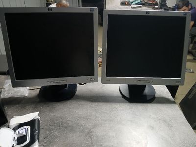 19 kvadrat manitorla sotiladi.