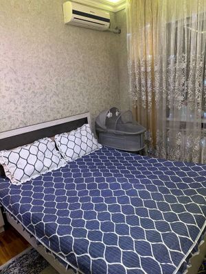Продаю спальный гарнитур