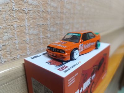 BMW e30 1/64 модель