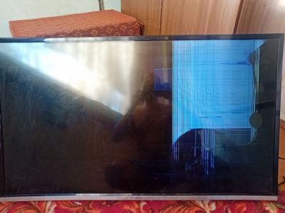 Продаётся телевизор Artel 43. A9000