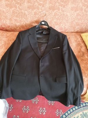 Qora kostyum eng kichik razmer46
