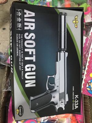 Pistolet igrushki