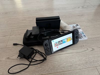 Nintendo Switch (2 ревизия) + игра на картридже