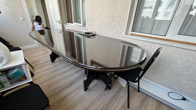 Продается стол