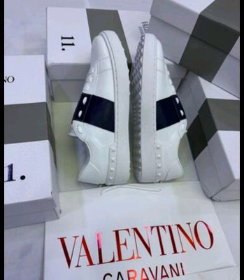 Valentino Garavani 43 размер новый