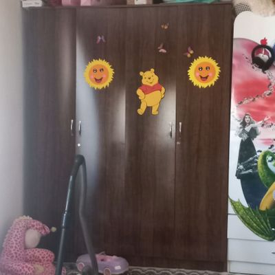 шкаф холати янги. 1. милон сум