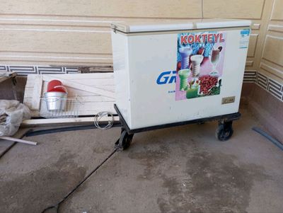 Muzqaymoq xaladelnik . Kaktel aparat